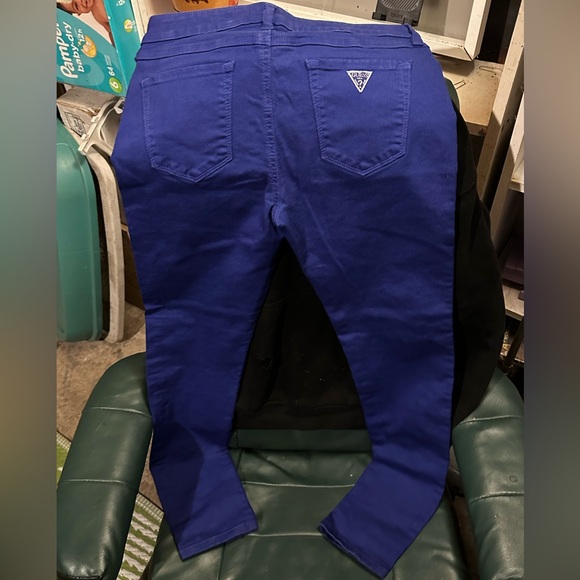Size US-26 Guess Brittney Skinny Jeans - Picture 2 of 3